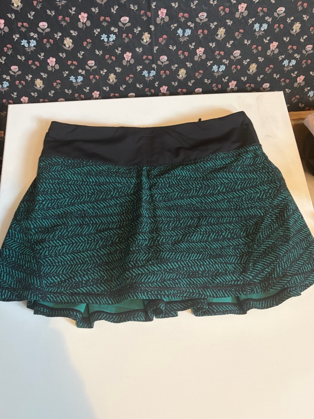 Lululemon Athletica women skirt